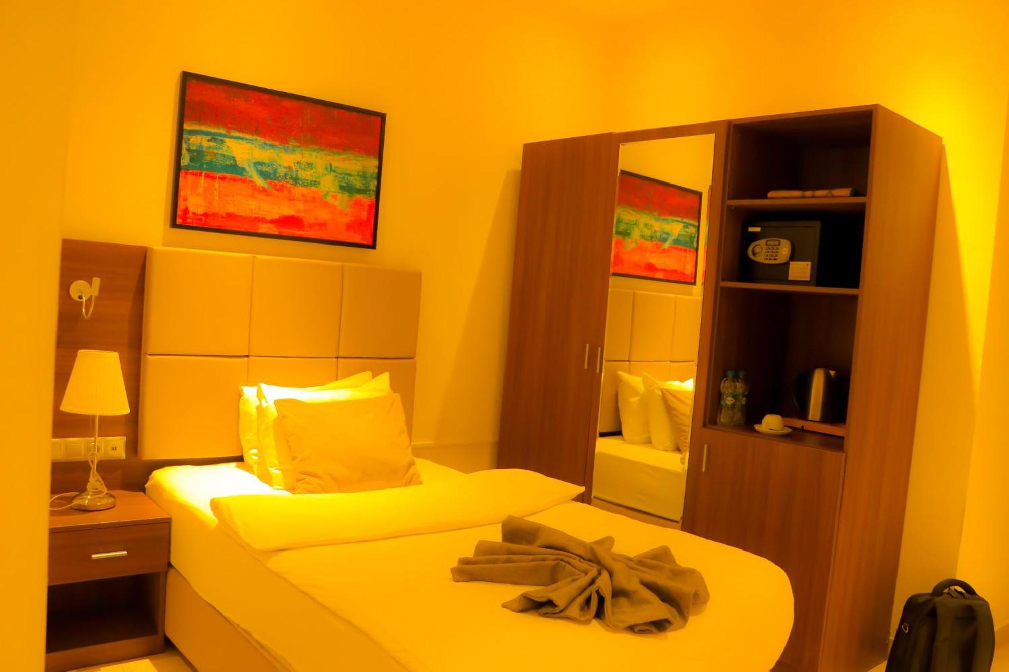 Capital Hotel Djibouti Djibouti City Esterno foto